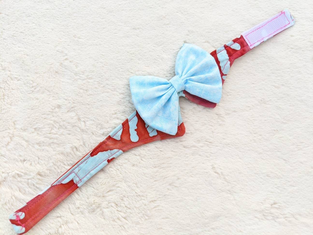 Adjustable Pink Collar Accessory for Cat