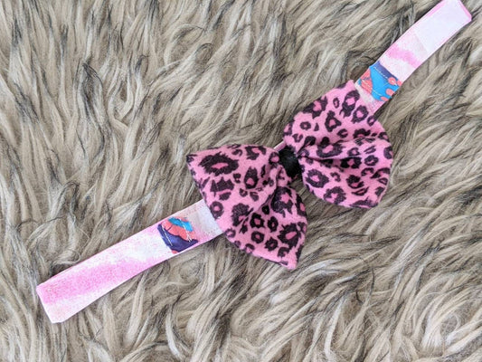 Adjustable Pink Collar Accessory for Cat